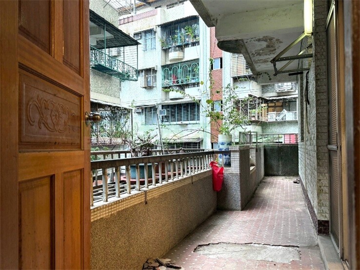 中和區低總價正三房健身寓