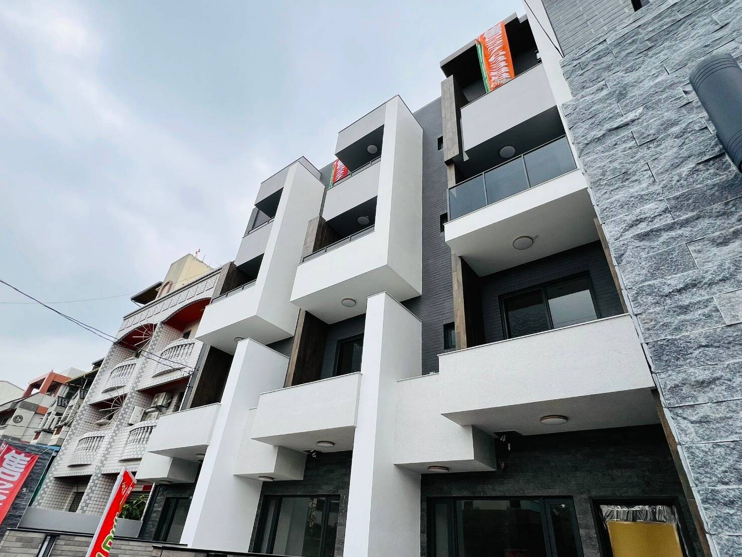 獨家🎀勤益科技大學全新完工5套房電梯別墅