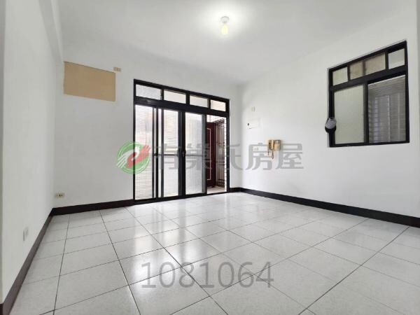 近橫溪捷運二樓邊間美寓