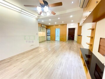 環遊市晶華館待售房屋