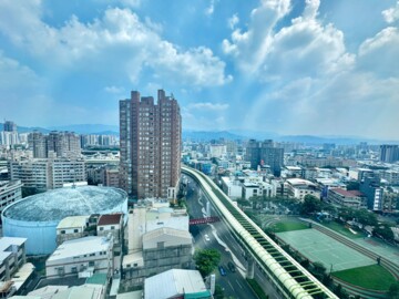 金碧輝煌待售房屋