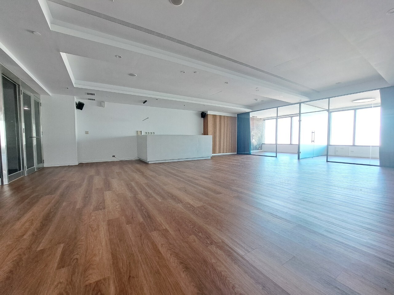 亞洲新灣區85大樓無限景觀辦公室~