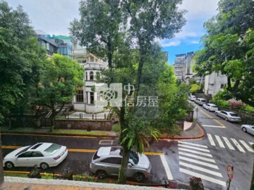 瓏山林透天區待售房屋