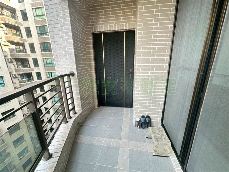 高雄市鳳山區高雄市水晶鑽大廈待售房屋