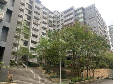托斯卡尼盧卡小丘待售房屋
