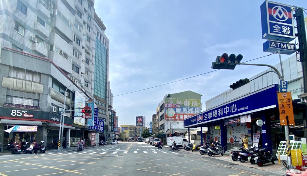聖文心店面出售 東山商圈大空間角店 北屯區東山路一段 樂屋網