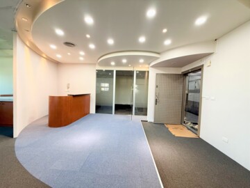 (峰群)士林藝術中心對面承德A級辦公大樓全新裝潢 - Image 1