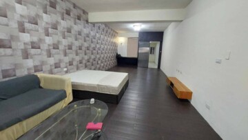 租三多捷運站大遠百旁邊公寓三樓屋況美 - Image 1