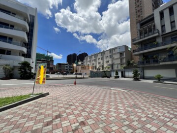 租-褒揚東街與文平街口美建地 - Image 1