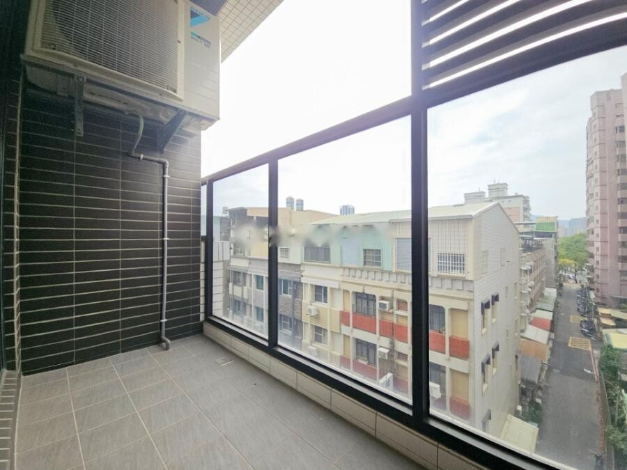 高雄市三民區龍鉅MY WOW待售房屋