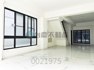 唯一指定A+安南區九份子三角窗大店面 - Image 1