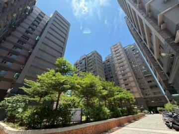陽明果貿新城BC區待售房屋