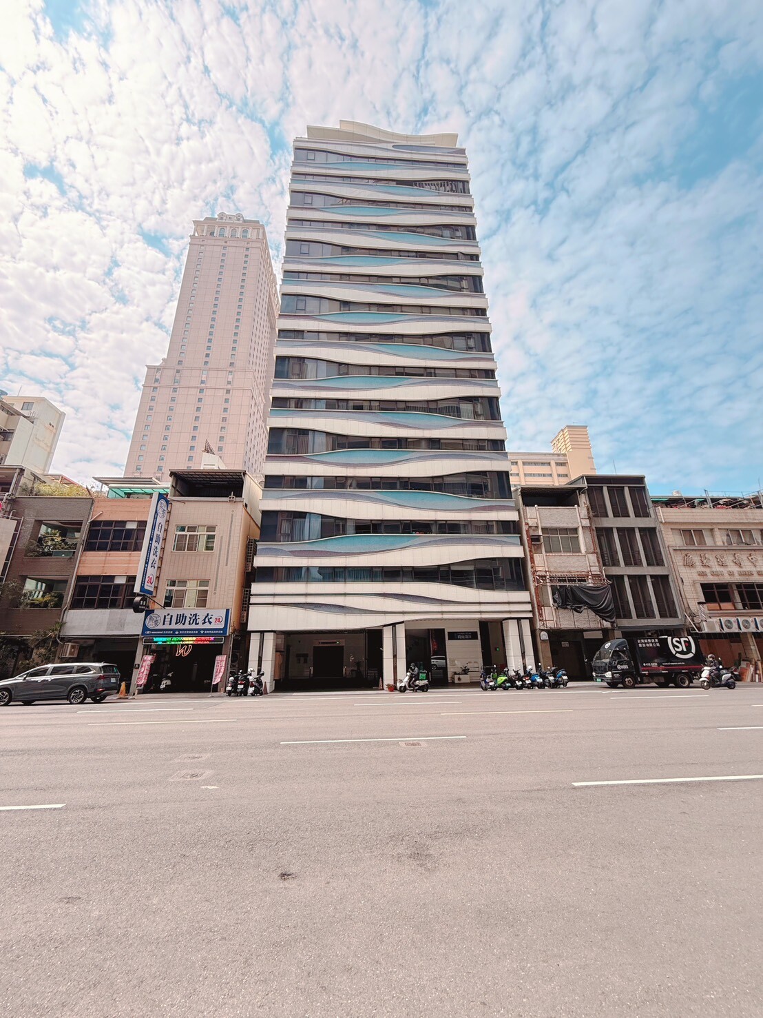 高雄市前金區時尚海洋待售房屋