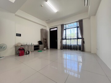 Y【稀有優質美別墅】近68快速｜保全管理｜可停三台 - Image 1