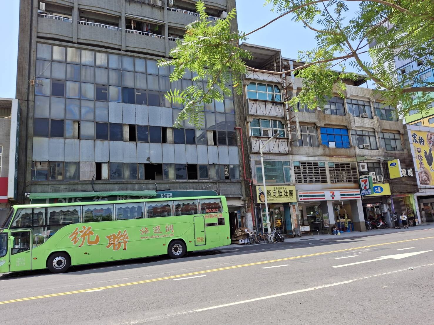 高雄市三民區站前大廈待售房屋