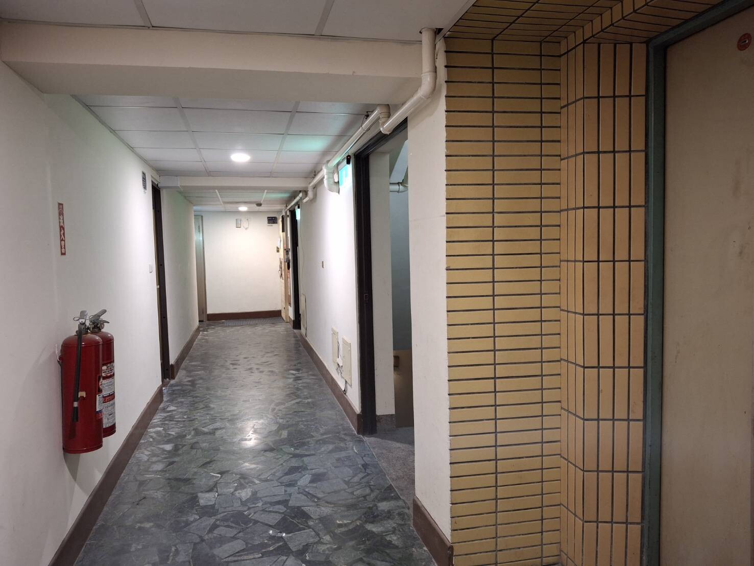 高雄市三民區站前大廈待售房屋