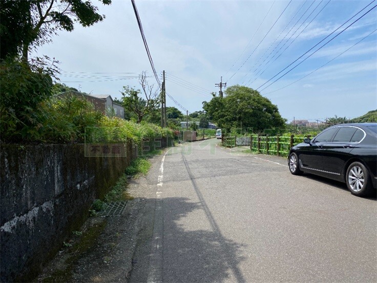 三芝源興居旁大路邊農地