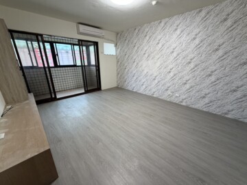 彩色世界待售房屋