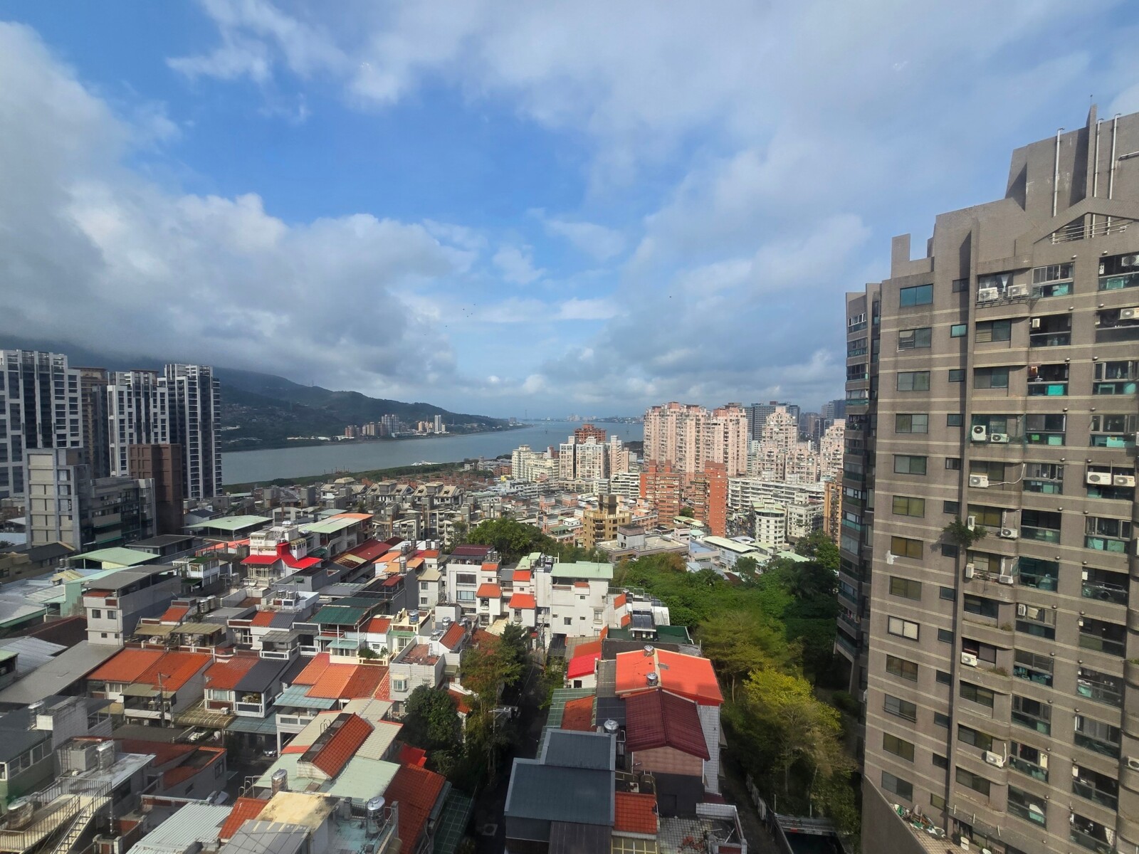 新北市淡水區擎天大第待售房屋