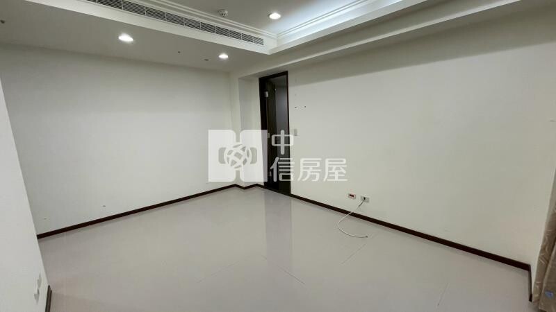 新北市新莊區新富邑待售房屋