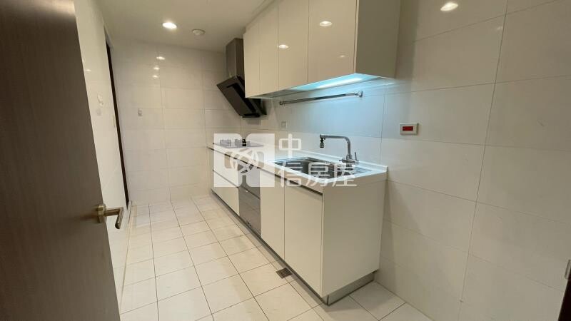 新北市新莊區新富邑待售房屋