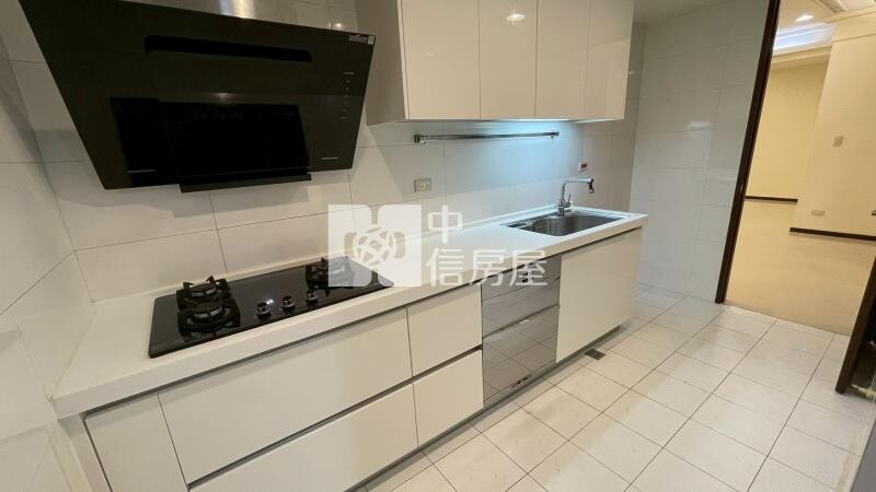 新北市新莊區新富邑待售房屋