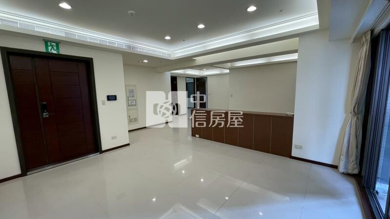 新北市新莊區新富邑待售房屋