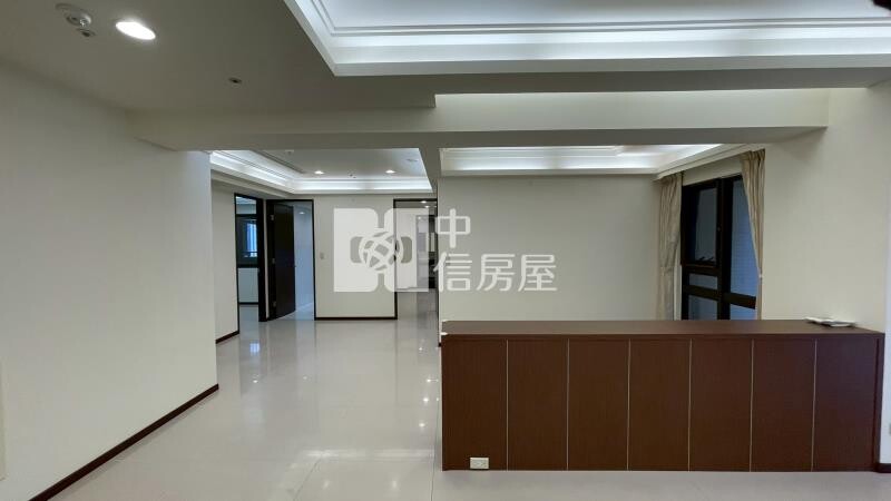 新北市新莊區新富邑待售房屋