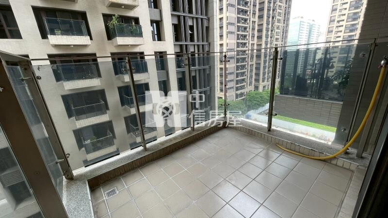 新北市新莊區新富邑待售房屋