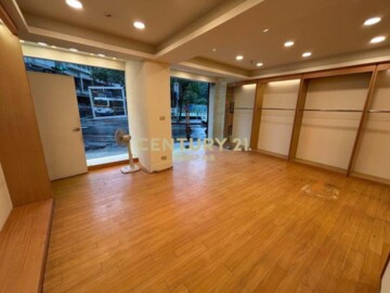 成功路四段近康寧夜市精品店面 - Image 1