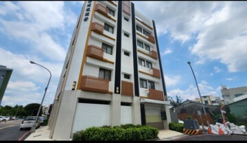 富達康公益街透天待售房屋