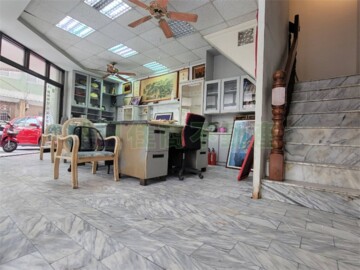 屏東市近廣東路三角窗店面 - Image 1
