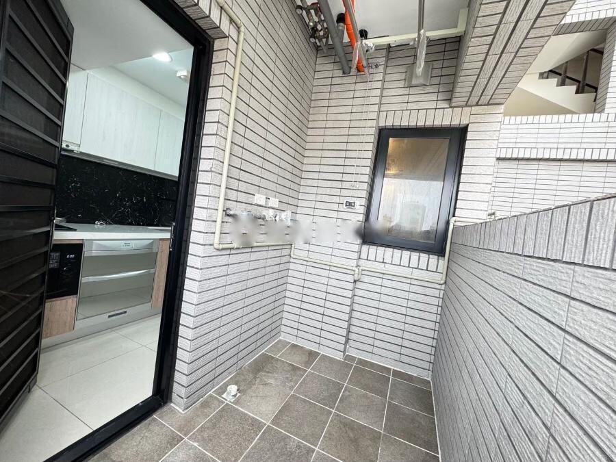 台中市梧棲區佳瓚大賀待售房屋