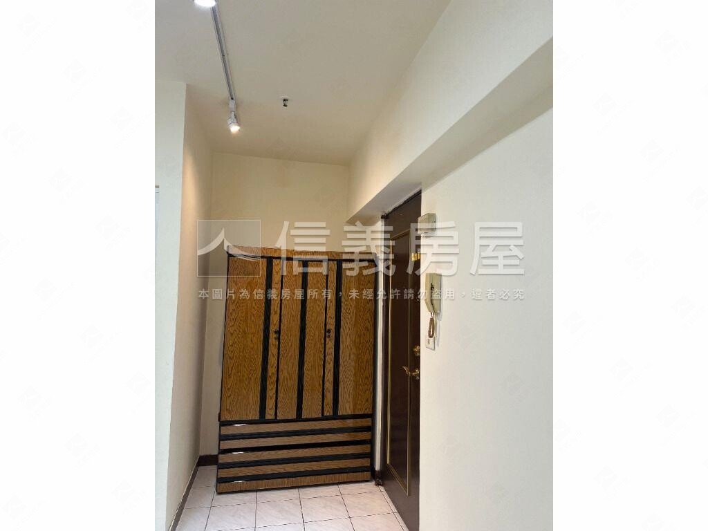 樂屋_台中市西屯區近水樓台一期待售房屋 台中市西屯區近水樓台一期待售房屋