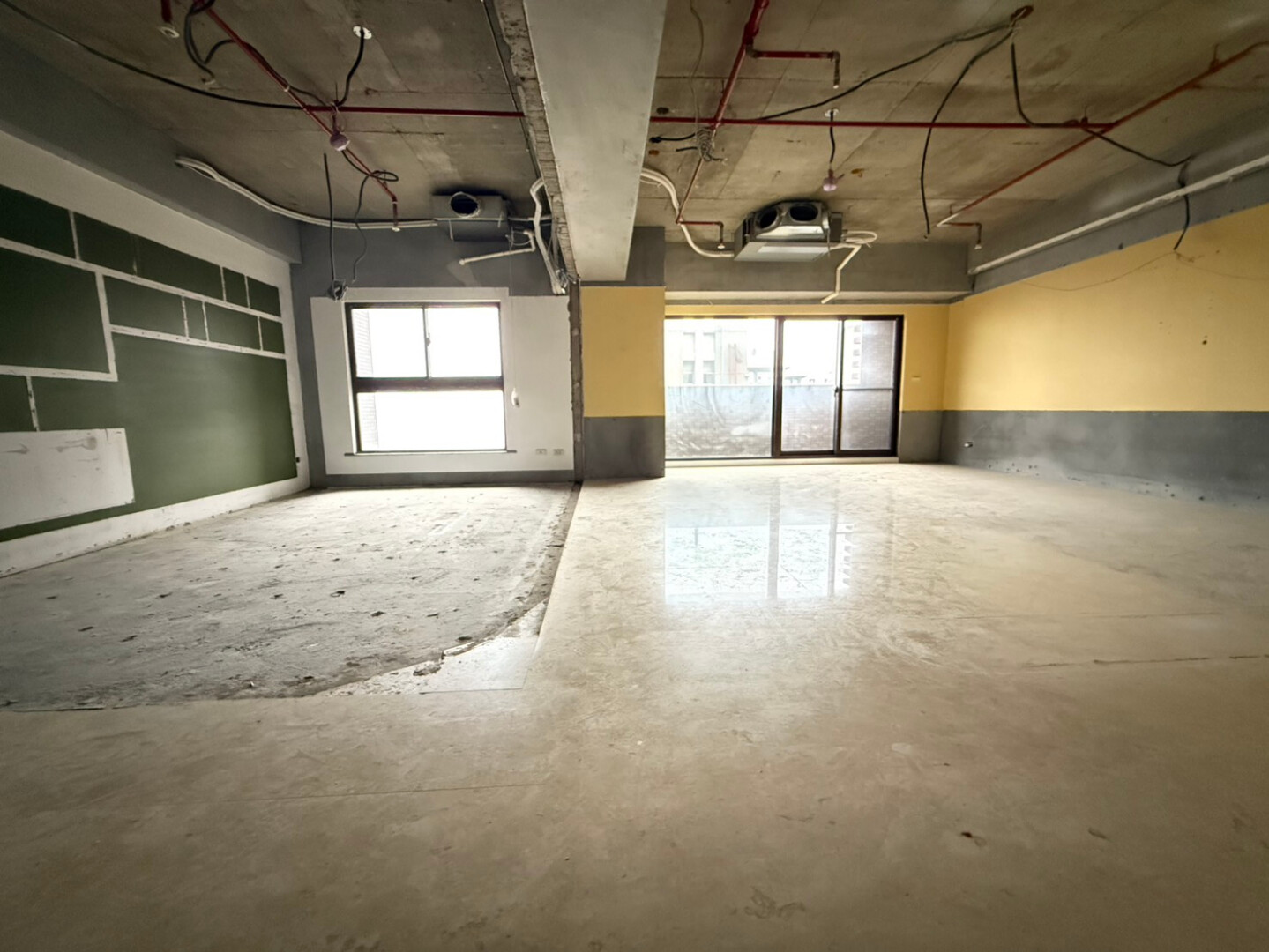 中壢海華大帝景觀豪邸毛胚屋，可隔４房