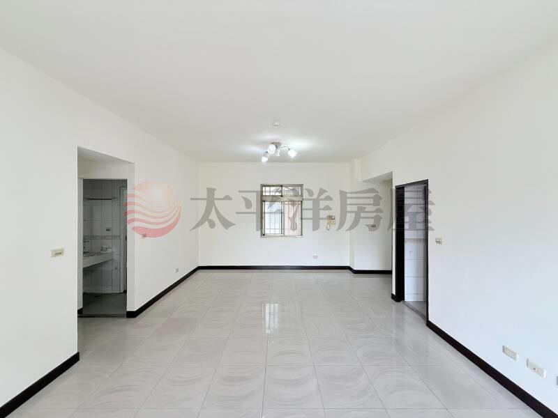 五股買房賣屋稀有陸光次頂樓三房車