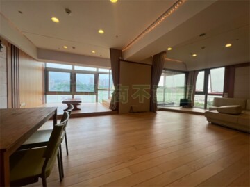 春天戀人待售房屋