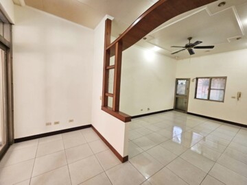 湖園大廈B棟待售房屋