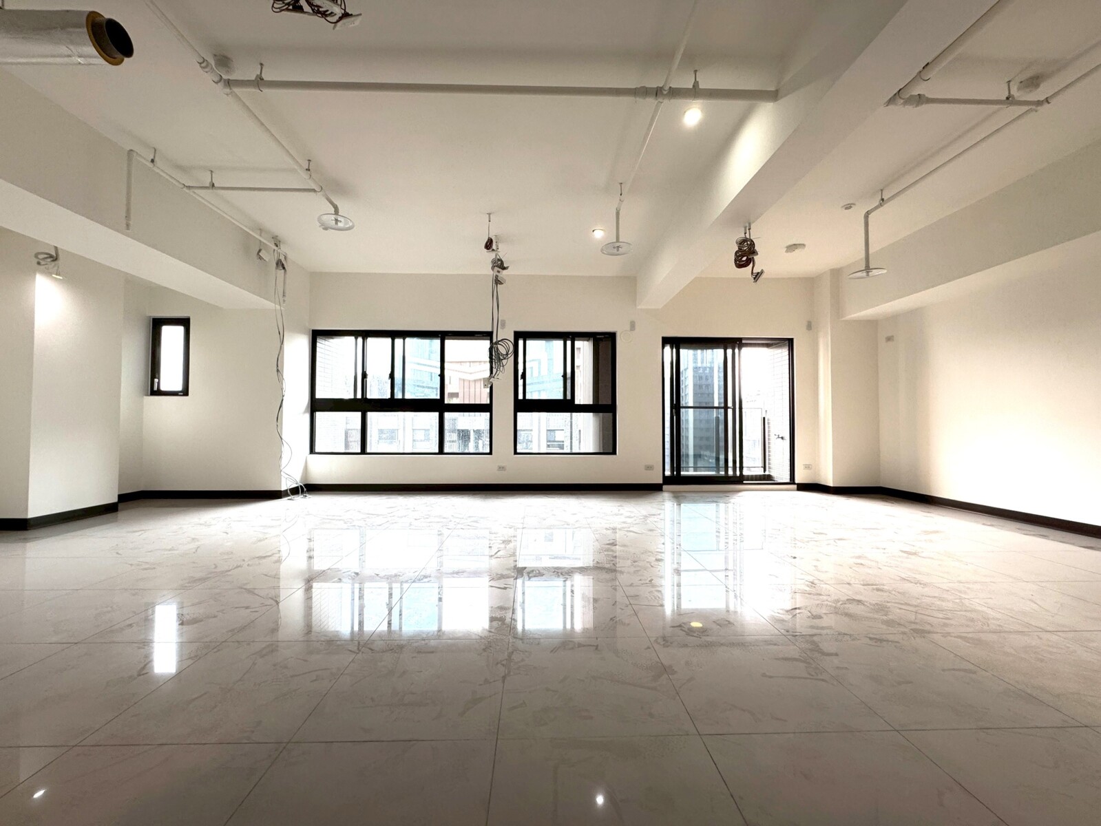 新北市板橋區甲山林帝景5號待售房屋
