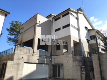青山鎮四季特區待售房屋