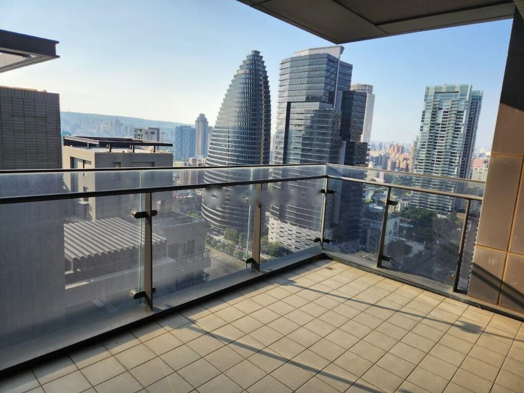 台中市西屯區興富發四季天韻待售房屋