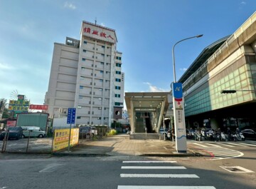 楠梓捷運R12都會公園站旁方正建地 - Image 1