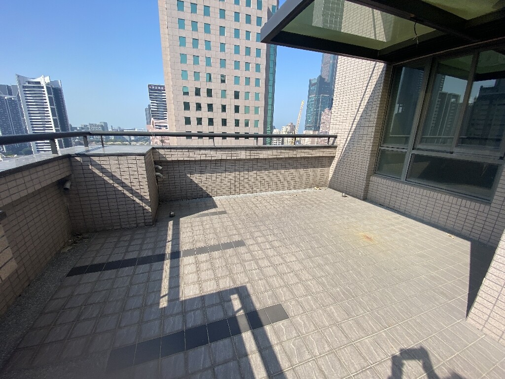 樂屋_高雄市前鎮區棋琴九重奏待售房屋 高雄市前鎮區棋琴九重奏待售房屋