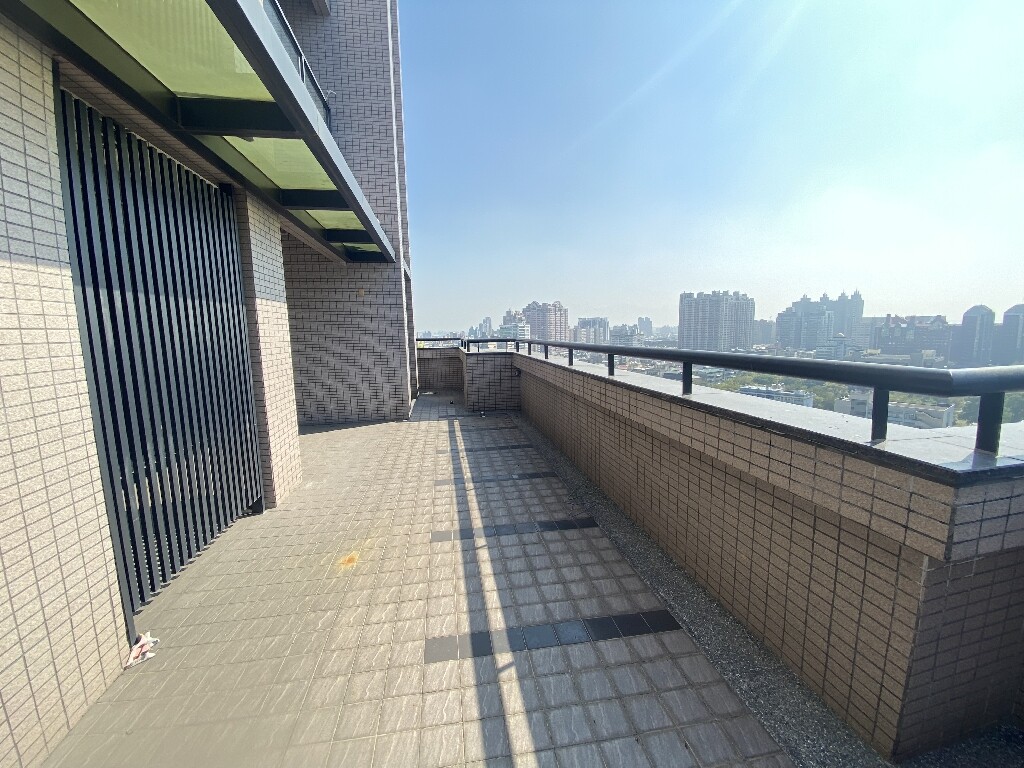 樂屋_高雄市前鎮區棋琴九重奏待售房屋 高雄市前鎮區棋琴九重奏待售房屋