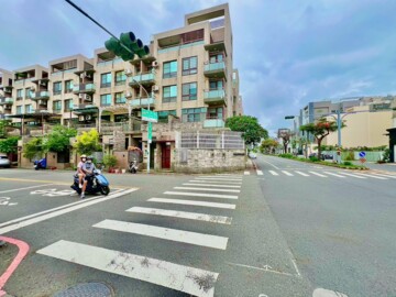 富利暘仰哲待售房屋