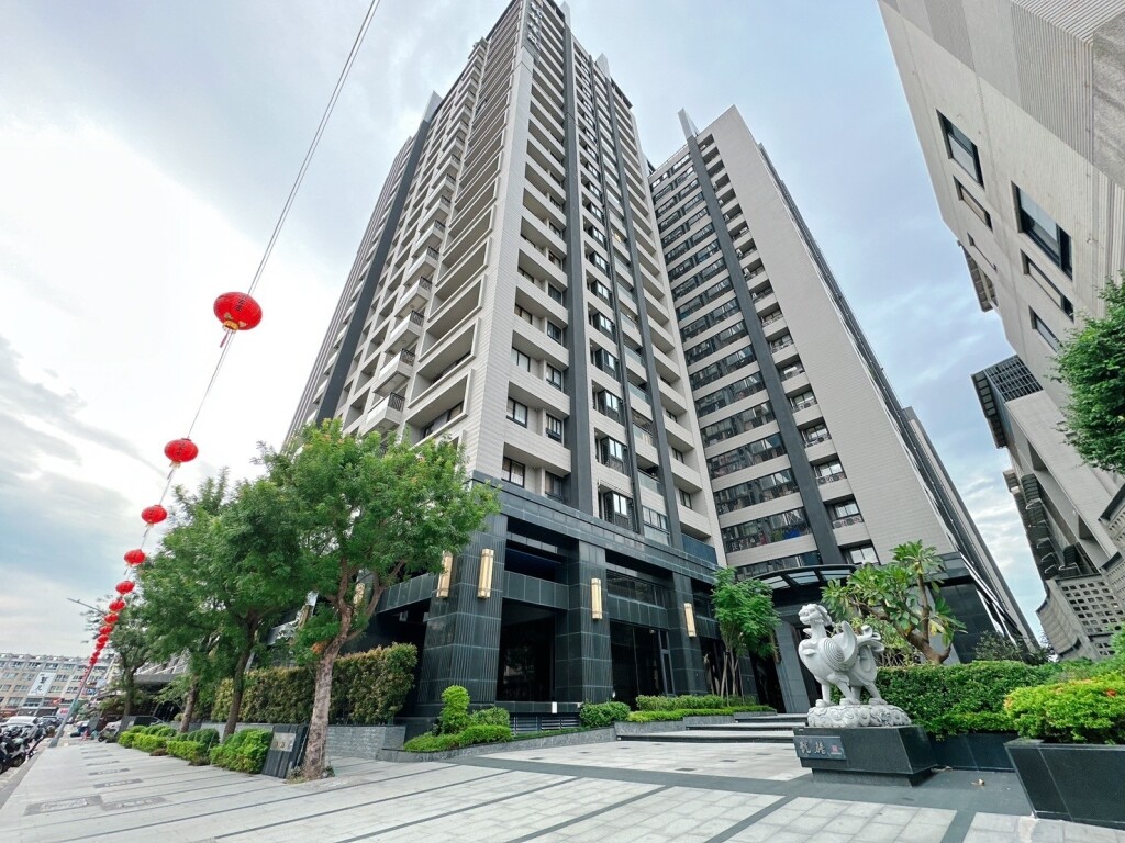 高雄市楠梓區龍騰天璽待售房屋