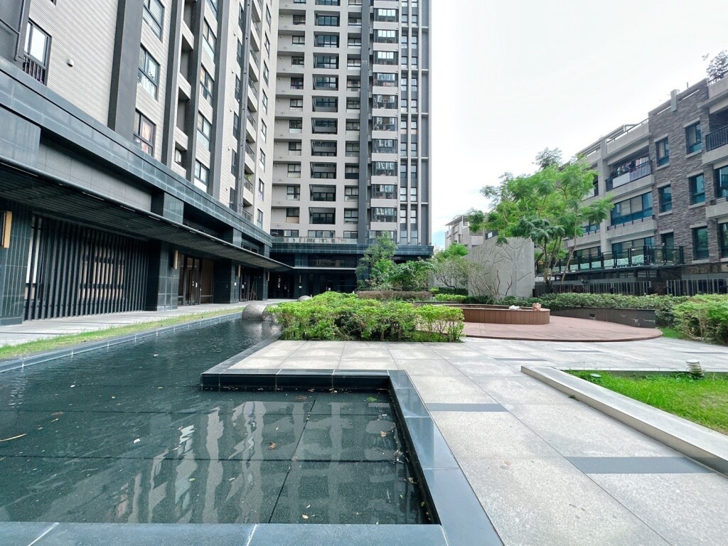 高雄市楠梓區龍騰天璽待售房屋