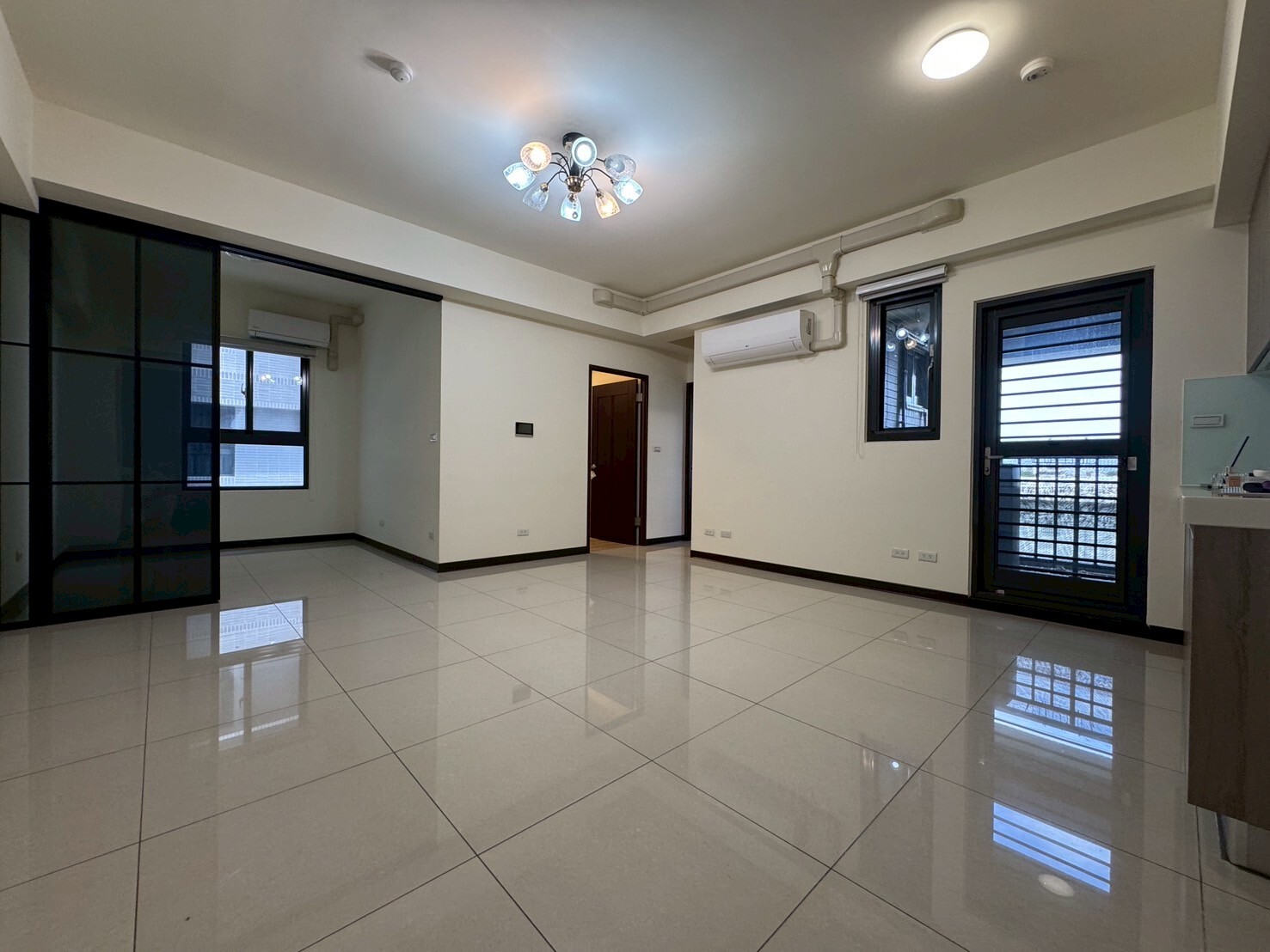 和美鬧區5分鐘~2+1房附車位