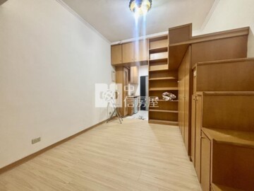 東方爵士待售房屋