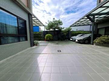 總富三多六街透天待售房屋